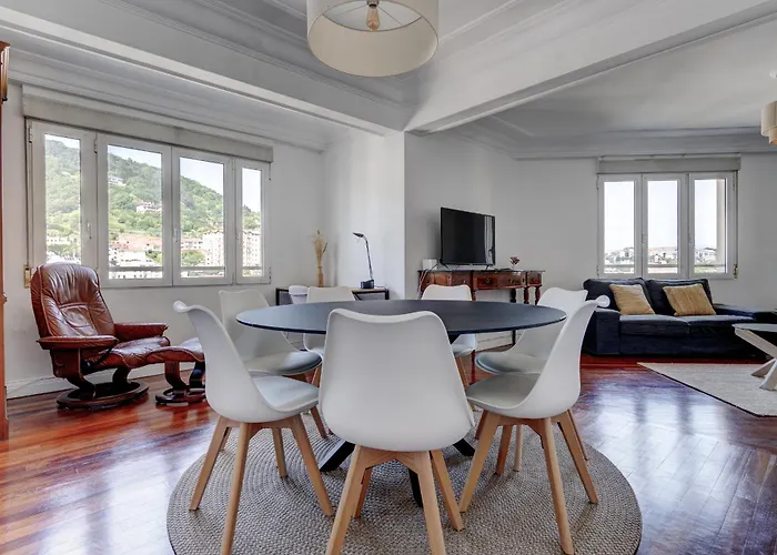 Ulia By Sanse Holidays *